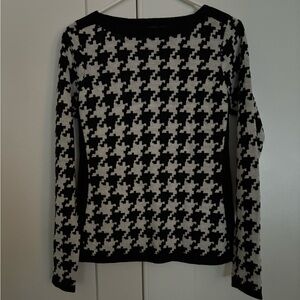 Women’s The Limited Black and White Printed Crewneck Sweater